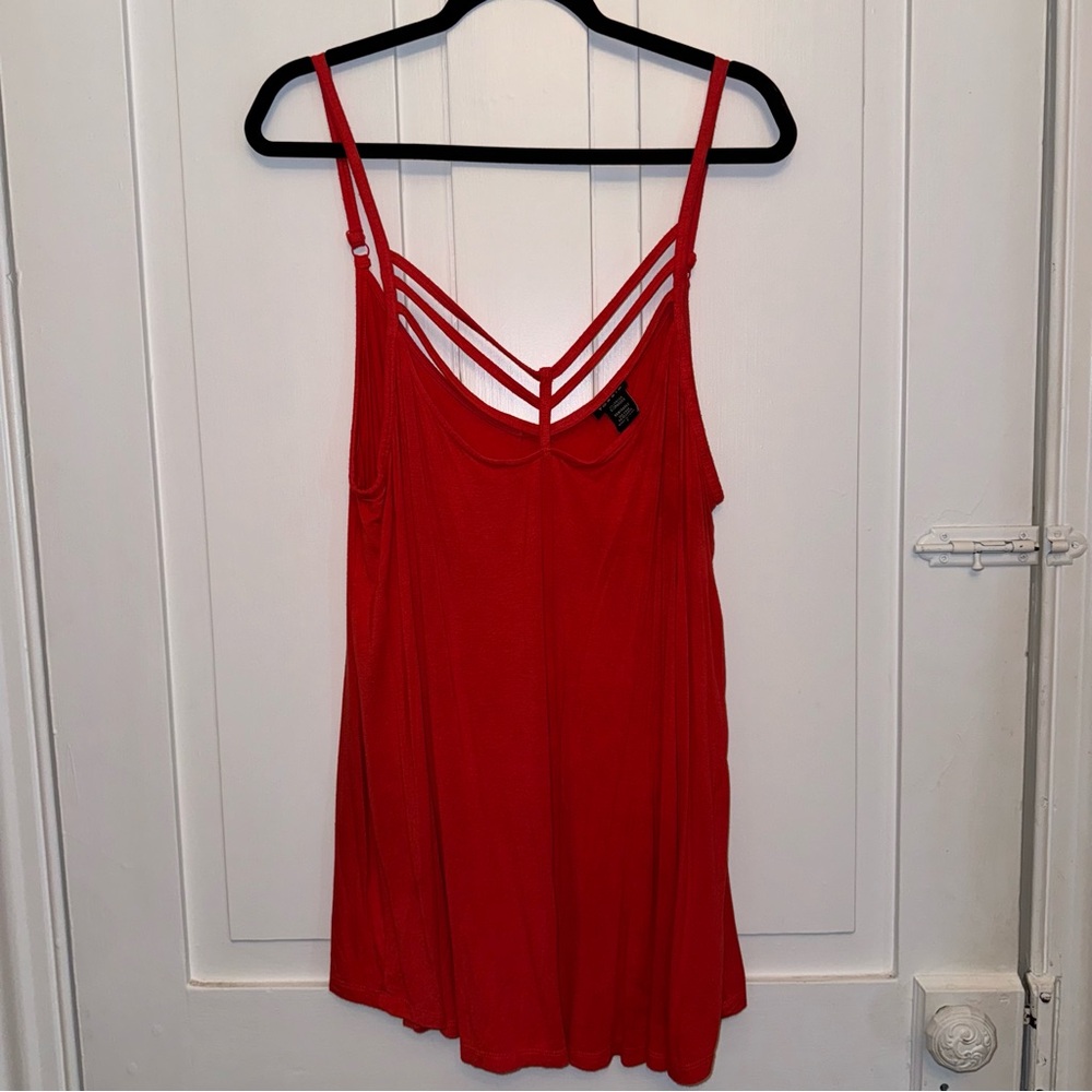 ✨torrid coral red strappy top✨